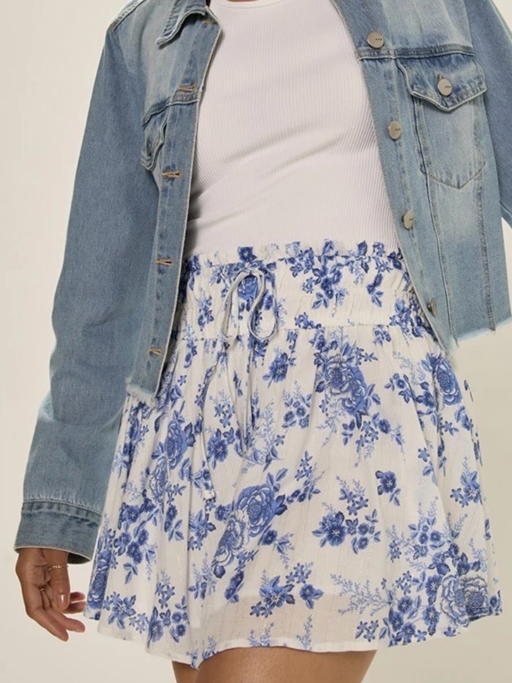 Francesca's Tanya Floral Flippy Skirt White & Blue Floral With Metallic Stripes
